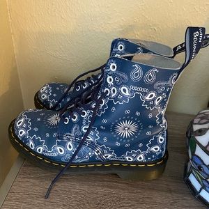 1460 Pascal Bandana Doc Martens